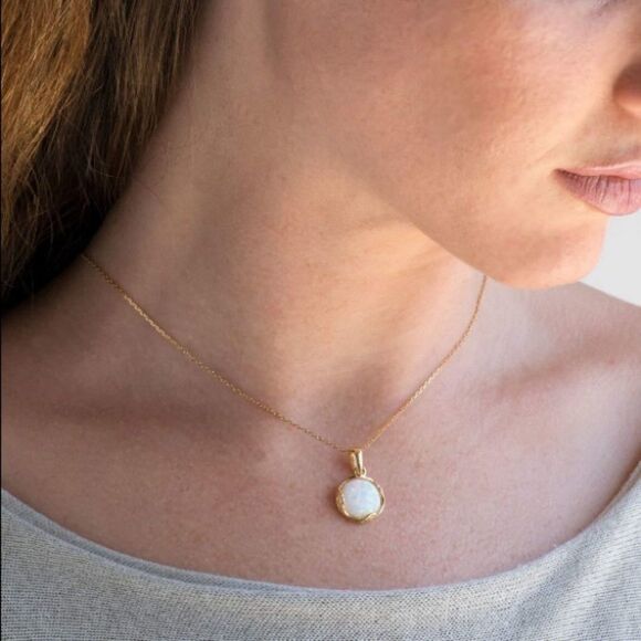 ❤️Host Pick❤️Handmade 14k gold white opal necklace - Picture 2 of 3